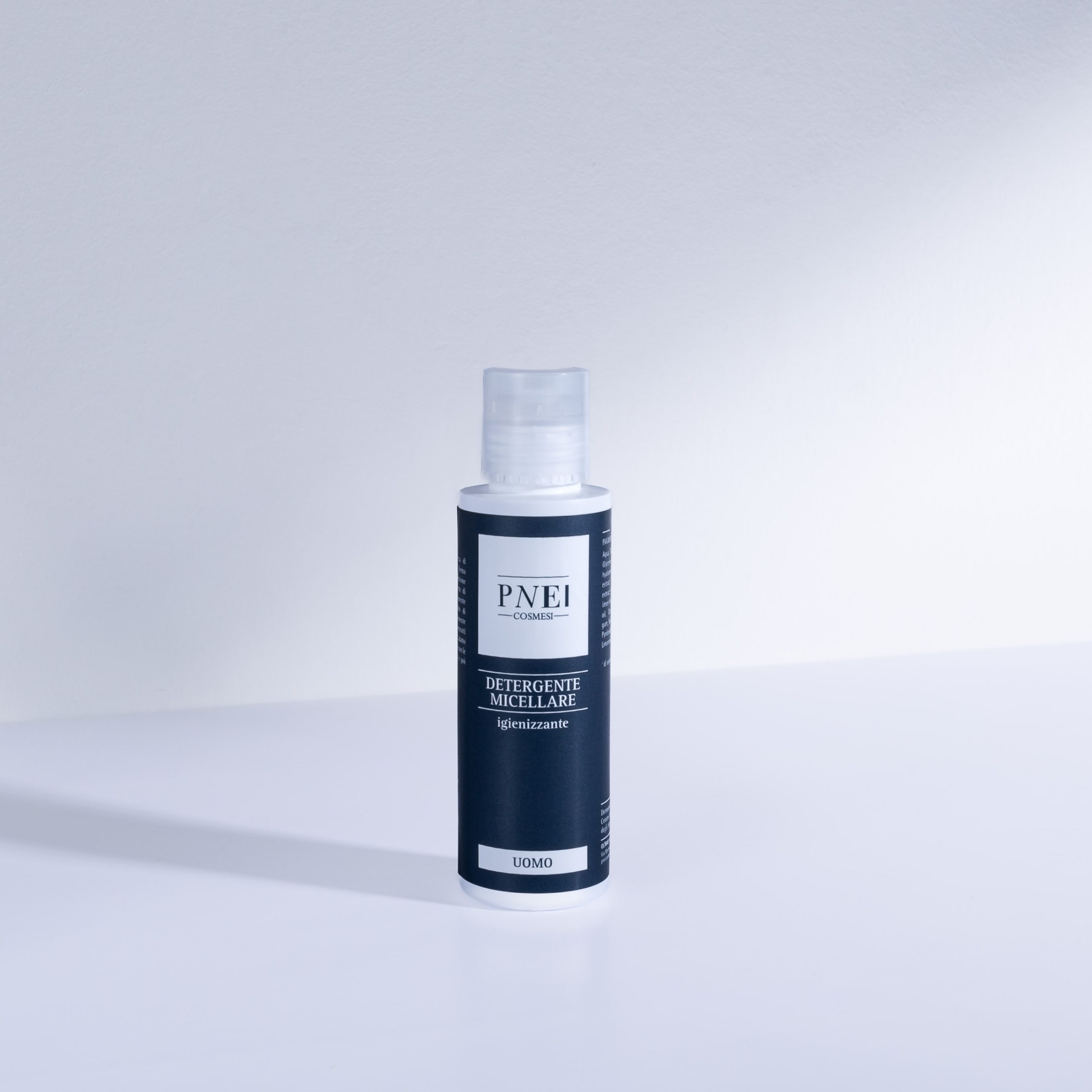 uomo_detergente_micellare